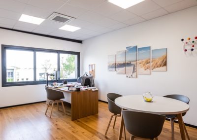 réalisation-bureau-amenagement-inteireur-mobilier-assise-duo-concept